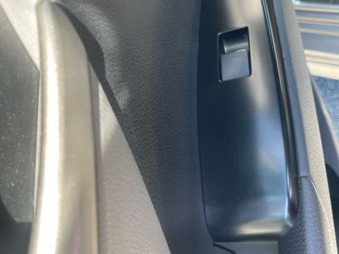 Used 2025 Toyota Camry SE FWD image 25