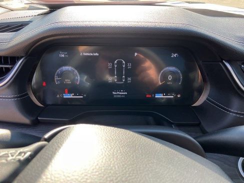 Used 2023 Jeep Grand Cherokee L Limited w/ Black Appearance Package image 16