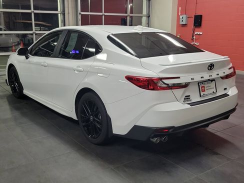 Certified 2025 Toyota Camry SE image 4