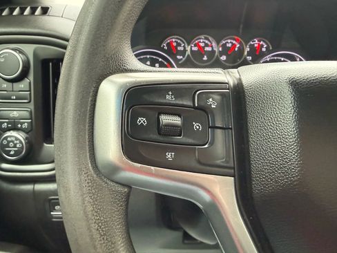 Used 2022 Chevrolet Silverado 2500 Custom w/ Custom Value Package image 21