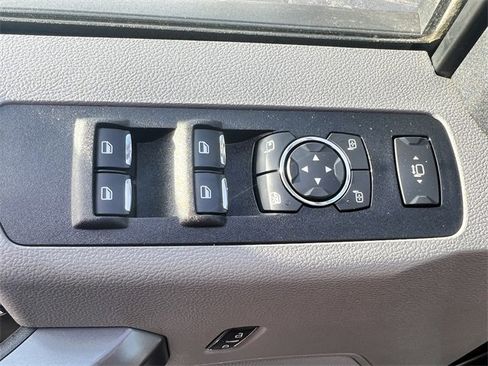 Used 2021 Ford F250 XLT w/ XLT Premium Package image 9