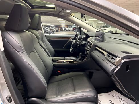 Certified 2022 Lexus RX 350L Premium w/ Premium Package image 25