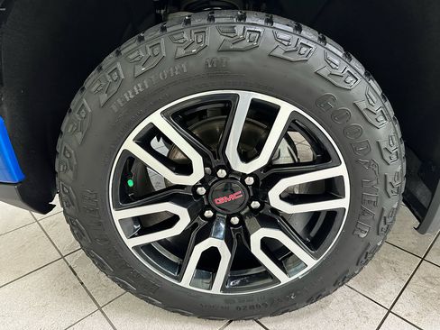 Certified 2023 GMC Sierra 1500 AT4 w/ AT4 Premium Package image 20