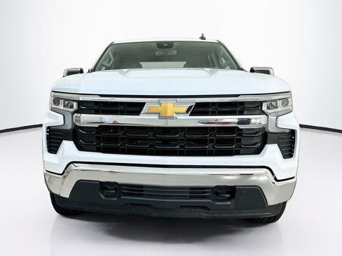 Used 2024 Chevrolet Silverado 1500 LT AWD/4WD image 2