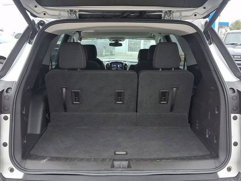 Used 2021 Chevrolet Traverse LT image 20