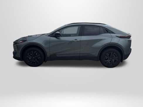 Used 2026 Toyota C-HR AWD/4WD image 1