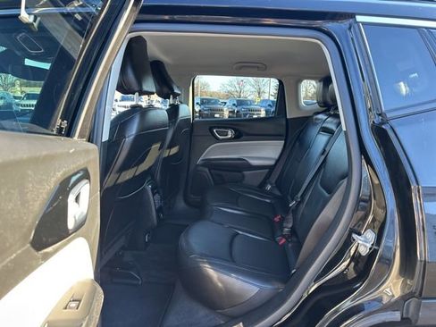 Certified 2022 Jeep Compass Limited image 24
