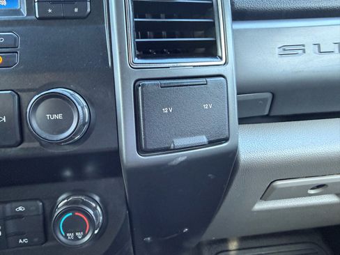 Used 2019 Ford F250 XLT w/ XLT Value Package image 32