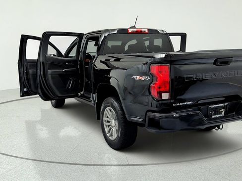 Used 2023 Chevrolet Colorado LT AWD/4WD image 11