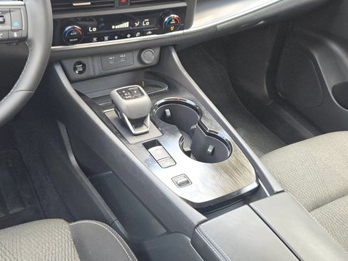 Certified 2026 Nissan Rogue SV FWD image 18