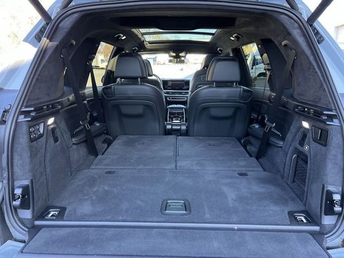 Certified 2024 BMW X7 xDrive40i w/ M Sport Package image 25