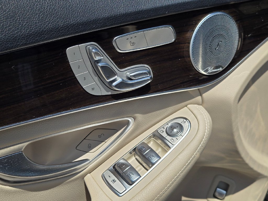 Used 2020 Mercedes-Benz C 300 Sedan image 21