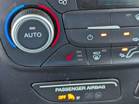 Used 2019 Ford Escape SEL AWD/4WD image 18