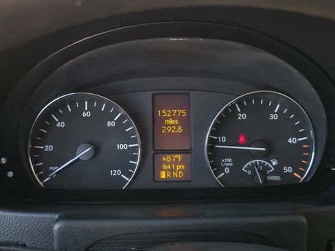 Used 2016 Mercedes-Benz Sprinter 2500 image 13