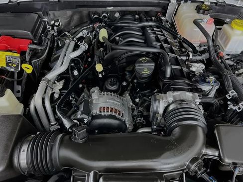 Used 2022 Jeep Gladiator Sport image 29