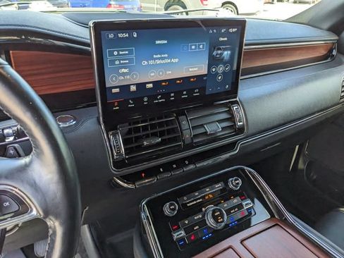 Used 2023 Lincoln Navigator 4WD image 24