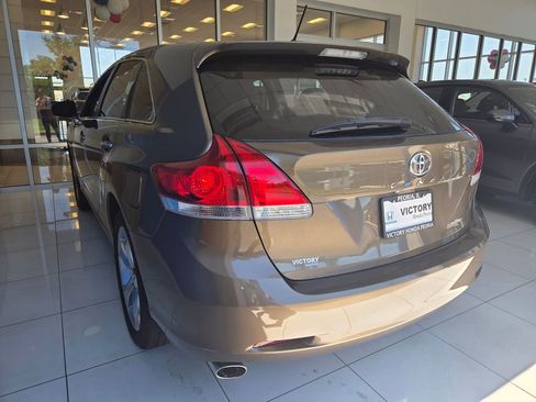 Used 2011 Toyota Venza w/ Premium Pkg #2 FWD image 8