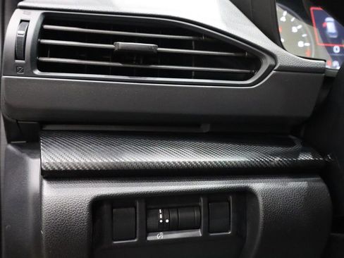 Used 2024 Subaru Crosstrek 2.0i Premium image 19