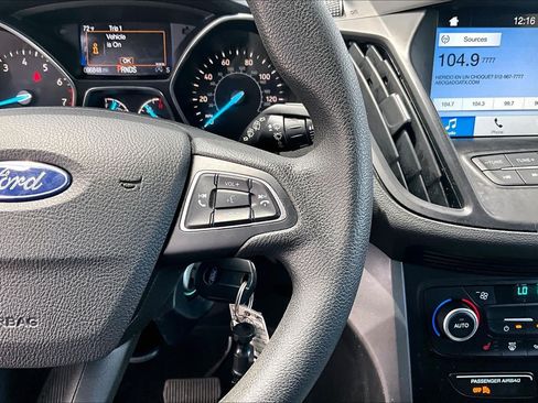 Used 2018 Ford Escape SE w/ SE Sync 3 Package AWD/4WD image 24