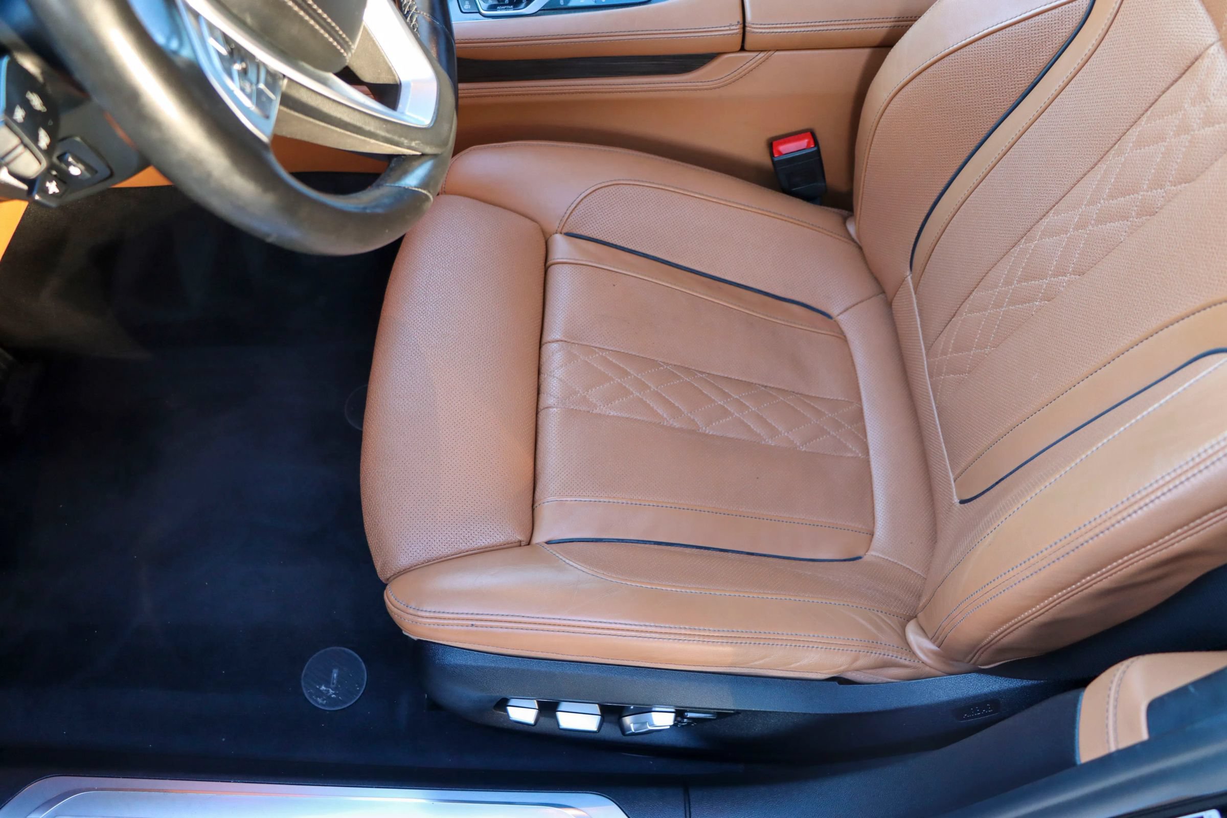 Used 2018 BMW 740e xDrive AWD/4WD image 16