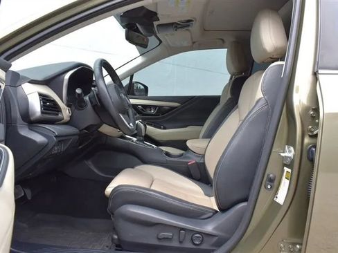 Used 2023 Subaru Outback Limited AWD/4WD image 10