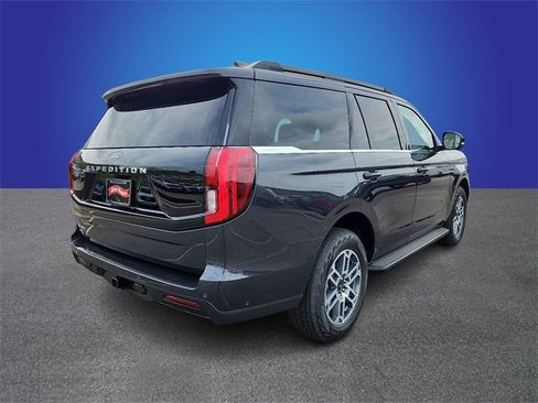 New 2025 Ford Expedition Active image 3