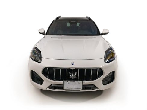 Used 2024 Maserati Grecale GT image 3