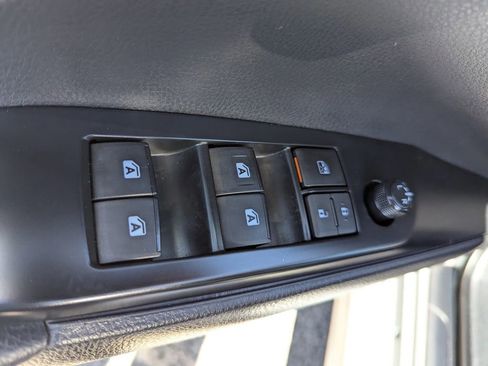 Used 2020 Toyota Camry SE image 14