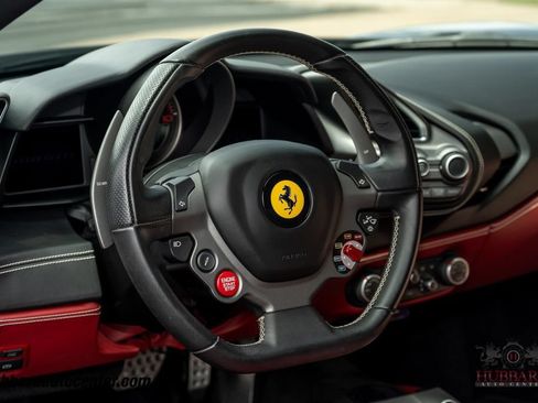 Used 2017 Ferrari 488 GTB RWD image 22