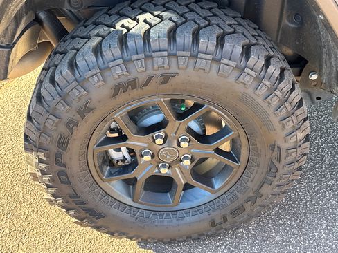 Used 2025 Jeep Wrangler Willys image 17