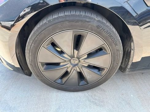 Used 2025 Tesla Model 3 Long Range AWD/4WD image 2