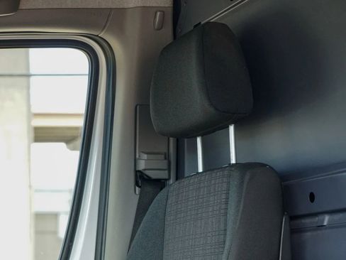 Used 2016 Mercedes-Benz Sprinter 2500 image 16