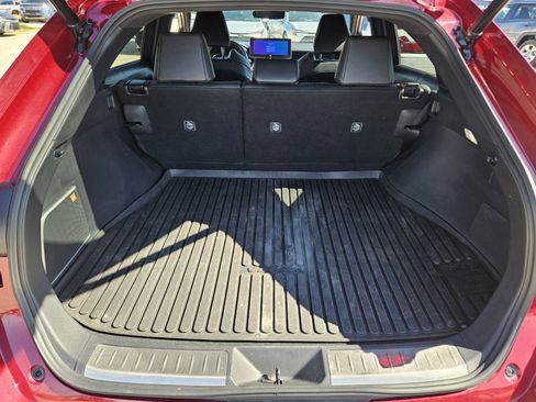 Used 2023 Toyota Venza Limited image 9