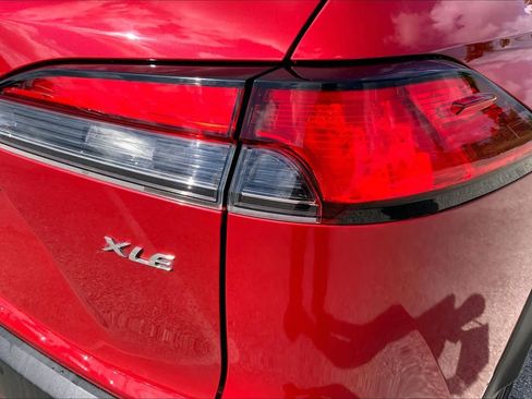 Used 2023 Toyota Corolla Cross XLE FWD image 30