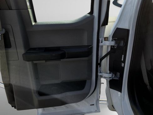 Used 2017 Ford F250 XL w/ Power Equipment Group image 43