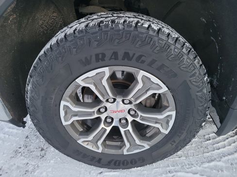 Used 2021 GMC Sierra 1500 SLE w/ X31 Off-Road Package image 12