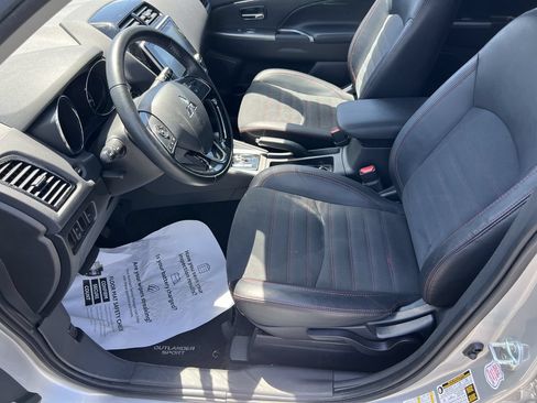 Used 2025 Mitsubishi Outlander Sport SE AWD/4WD image 16