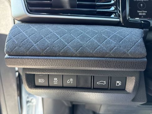 Used 2025 Toyota Camry XLE image 18