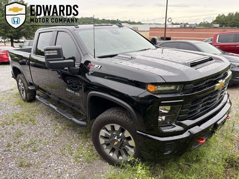 Used 2025 Chevrolet Silverado 2500 Custom w/ Custom Value Package AWD/4WD image 1