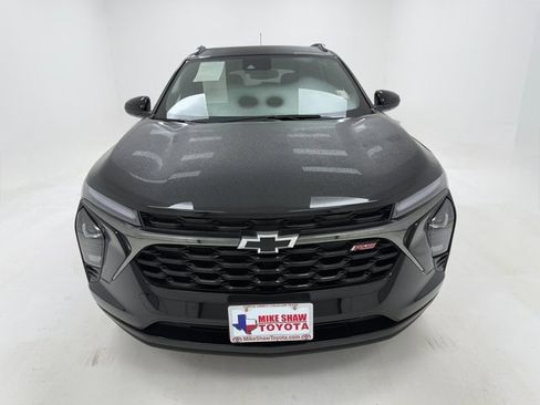 Used 2025 Chevrolet Trax RS w/ Driver Confidence Package image 3