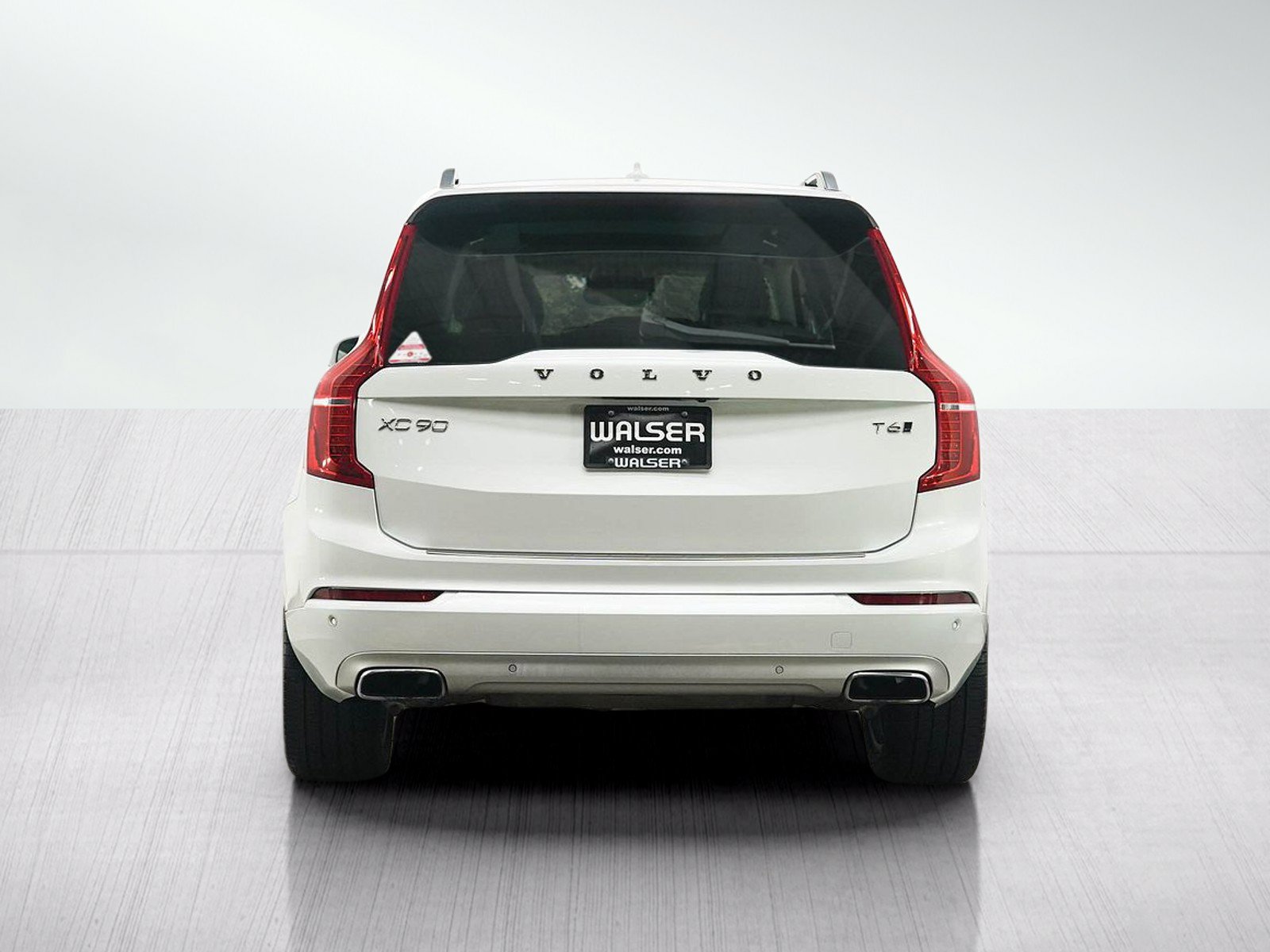 Used 2018 Volvo XC90 T6 Momentum w/ Convenience Package AWD/4WD image 4