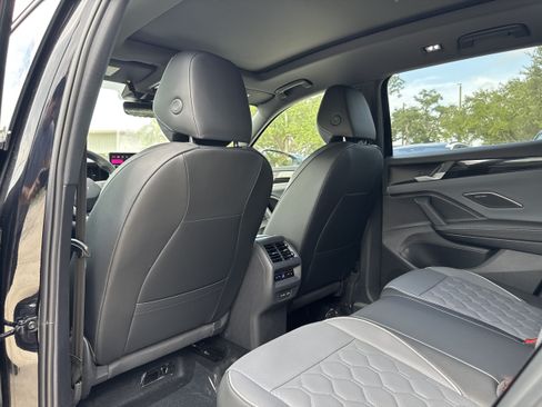 New 2026 Volkswagen Tiguan SEL R-Line AWD/4WD image 18