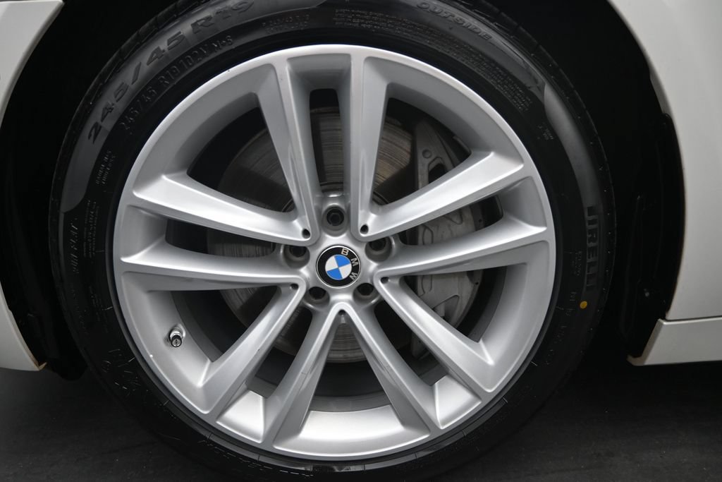Used 2019 BMW 750i w/ Executive Package RWD image 4