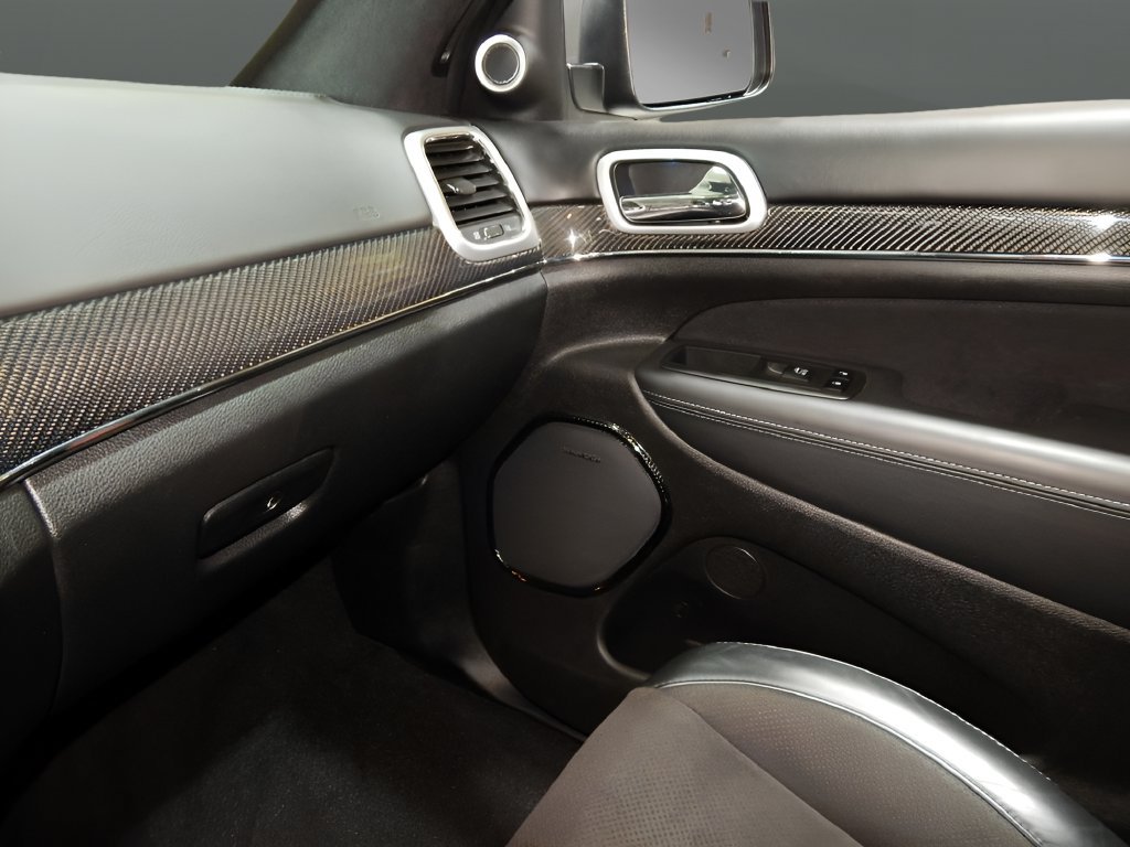 Used 2020 Jeep Grand Cherokee SRT AWD/4WD image 19