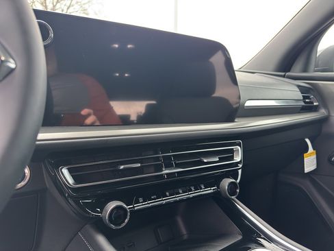 New 2026 Chevrolet Traverse LT w/ Midnight/Sport Edition image 15