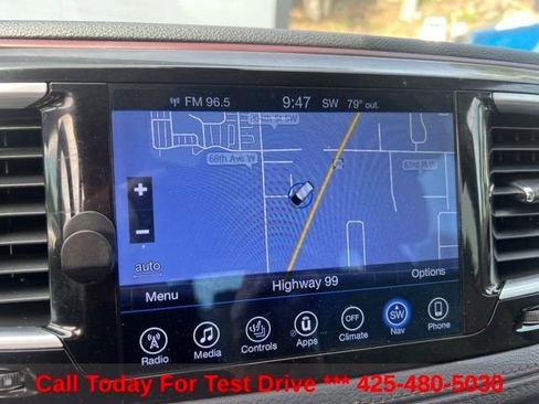Used 2017 Chrysler Pacifica Limited w/ Tire & Wheel Group FWD image 35