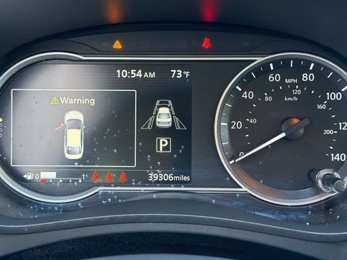 Used 2024 Nissan Versa SV FWD image 18