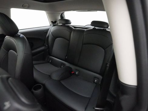 Used 2017 MINI Cooper 2-Door Hardtop image 15