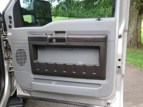 Used 2015 Ford F250 XL w/ Power Equipment Group AWD/4WD image 10