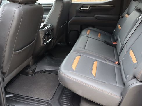 Used 2022 GMC Sierra 1500 AT4 w/ AT4 Premium Package AWD/4WD image 6